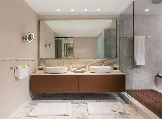 Building Photo - 10201 Collins Ave