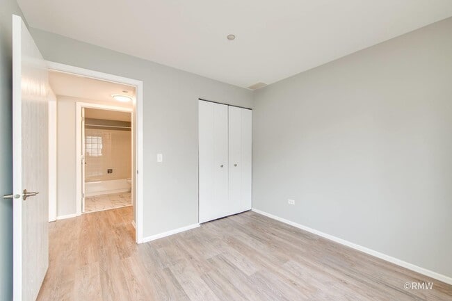 Building Photo - 460 Mayflower Ln