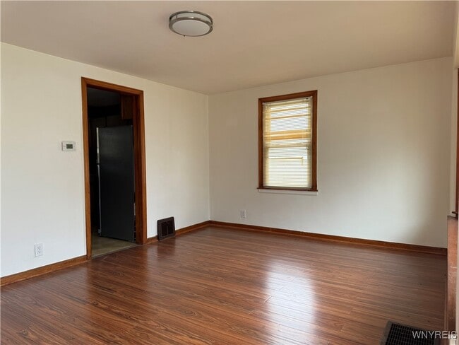 Building Photo - 246 Crisfield Ave