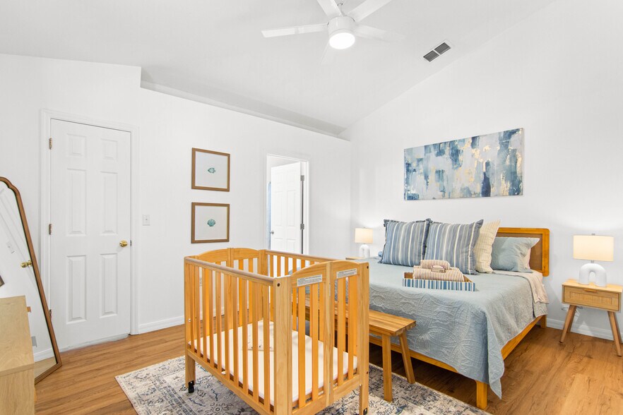 Building Photo - 2470 Compass Pointe Dr