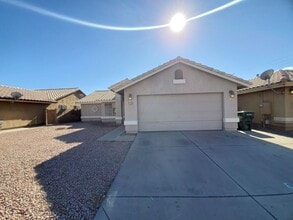 Building Photo - 3 Bedroom Home - No HOA - Single Level - North Phoenix *$500 Off First Month's Rent*