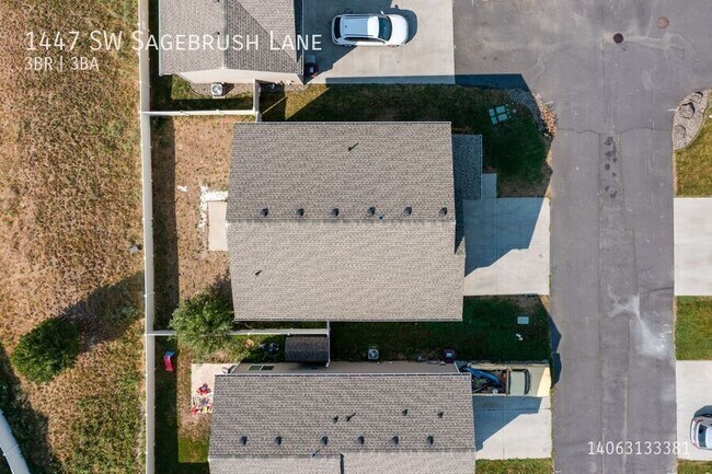 Building Photo - 1447 SW Sagebrush Ln