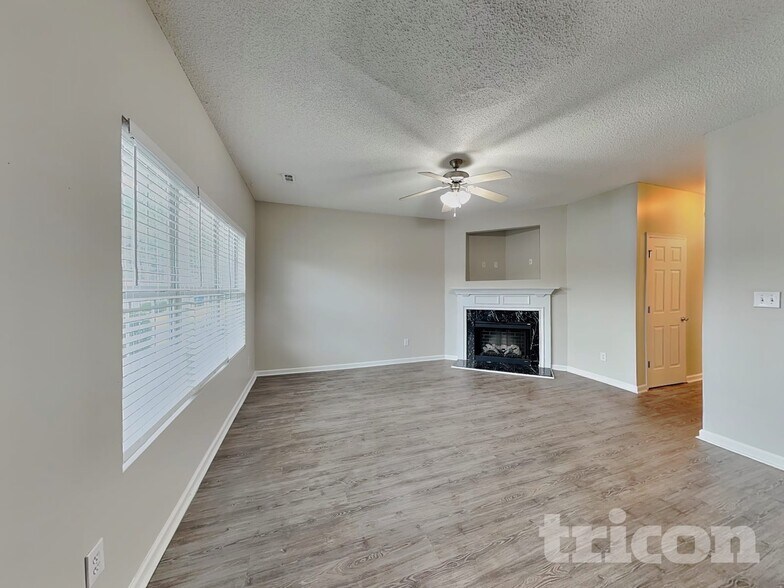 Building Photo - 5484 Sierra Tr