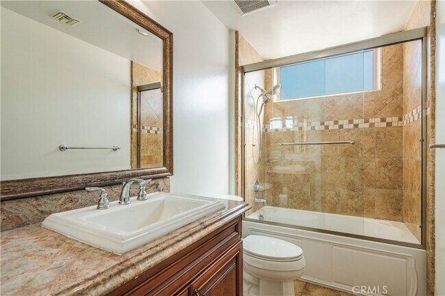 Building Photo - 1835 S Barrington Ave