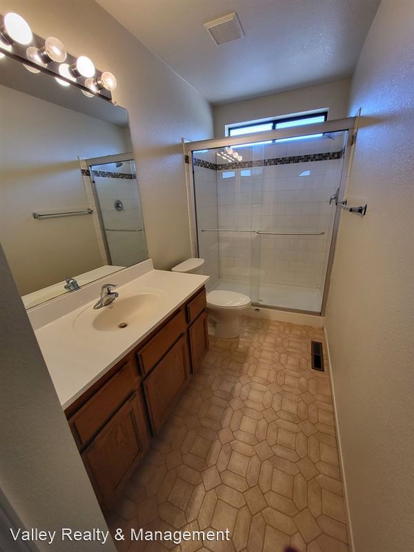 Building Photo - 301 Coral Way