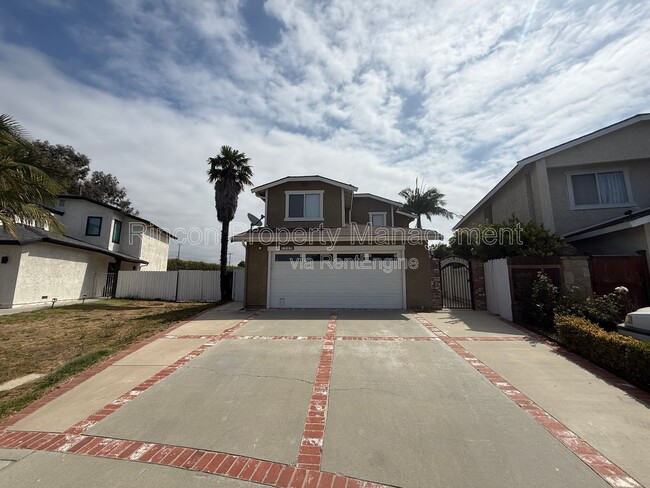 Building Photo - 1540 Pyramid Ave