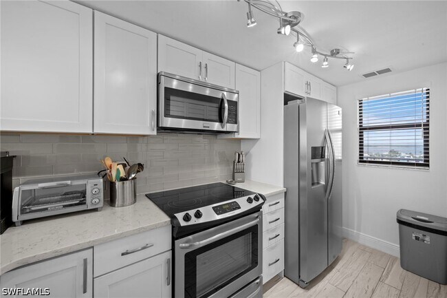 Building Photo - 6400 Estero Blvd