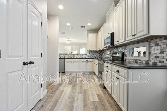 Building Photo - 208 Dove Run