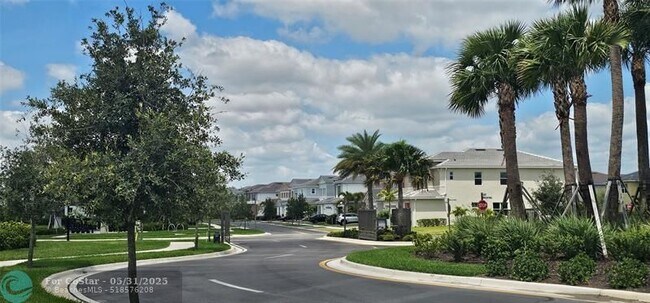 Building Photo - 5461 Empire Dr