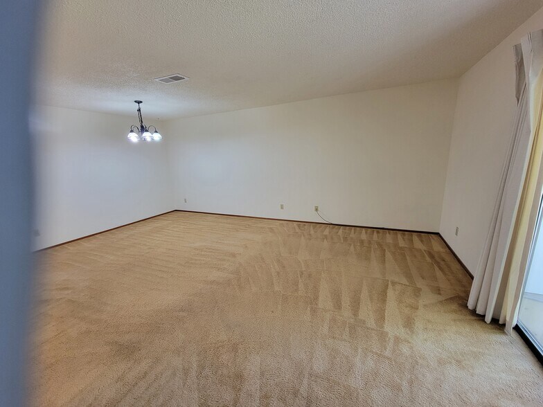 family/living/dining room - 606 San Conrado Ter