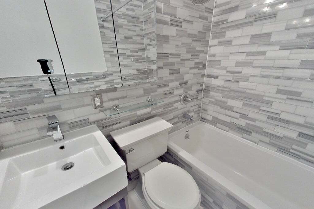 Building Photo - 432 E 13th St