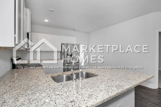 Building Photo - 417 Edgebrook Dr