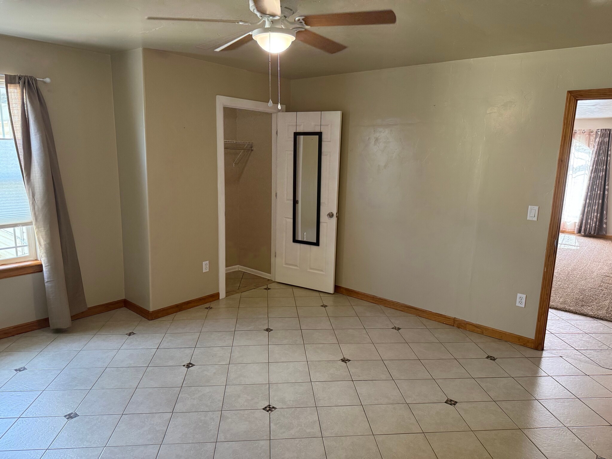 Building Photo - 1420 Pinyon Ave