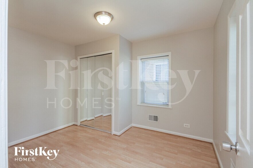 Building Photo - 15006 Avers Ave