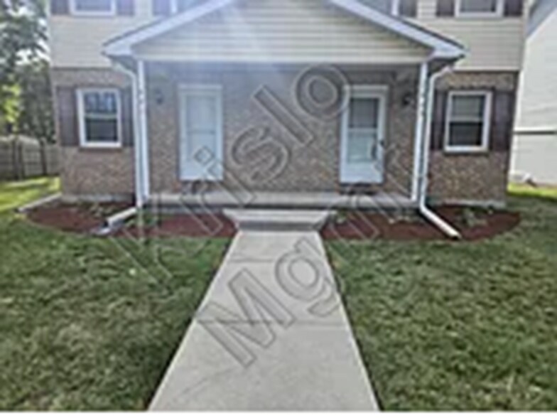 Primary Photo - 923 Harwood Rd