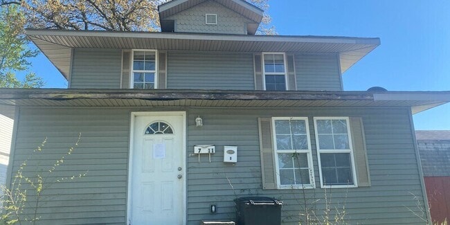 Building Photo - 711 McDonald St