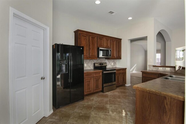 Building Photo - 26007 Waldridge Dr