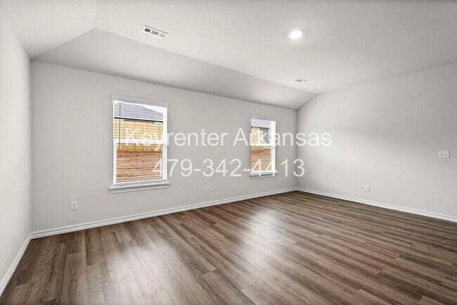 Building Photo - Gorgeous Home in Gentry!