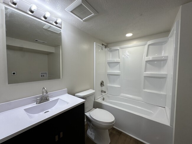 Building Photo - 308 W 33rd St