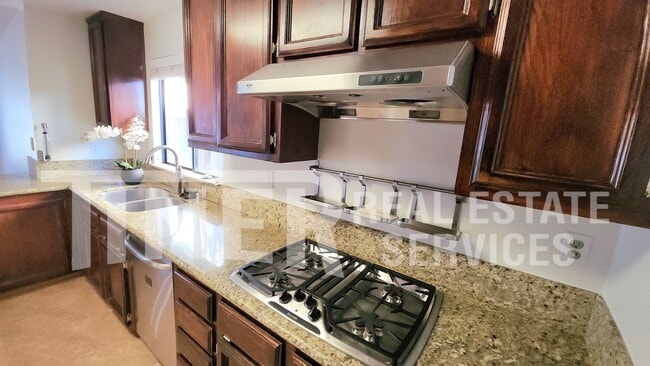 Building Photo - 413 Unity Ct