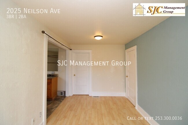 Building Photo - 2025 Nielson Ave