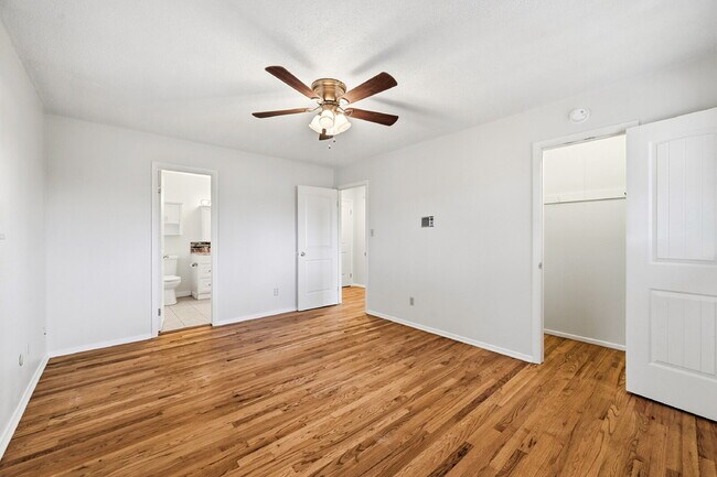 Building Photo - $1,895.95, 3-bed, 2-bath, located in Colorado Springs with Central AC.