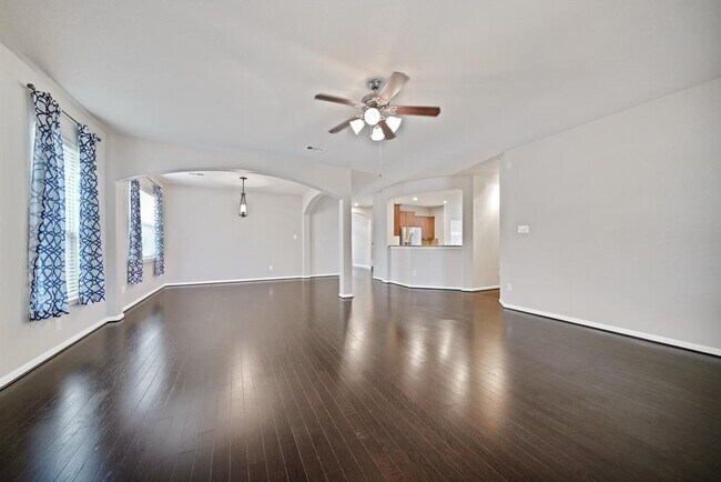 Building Photo - 107 Autumn Forest Ln