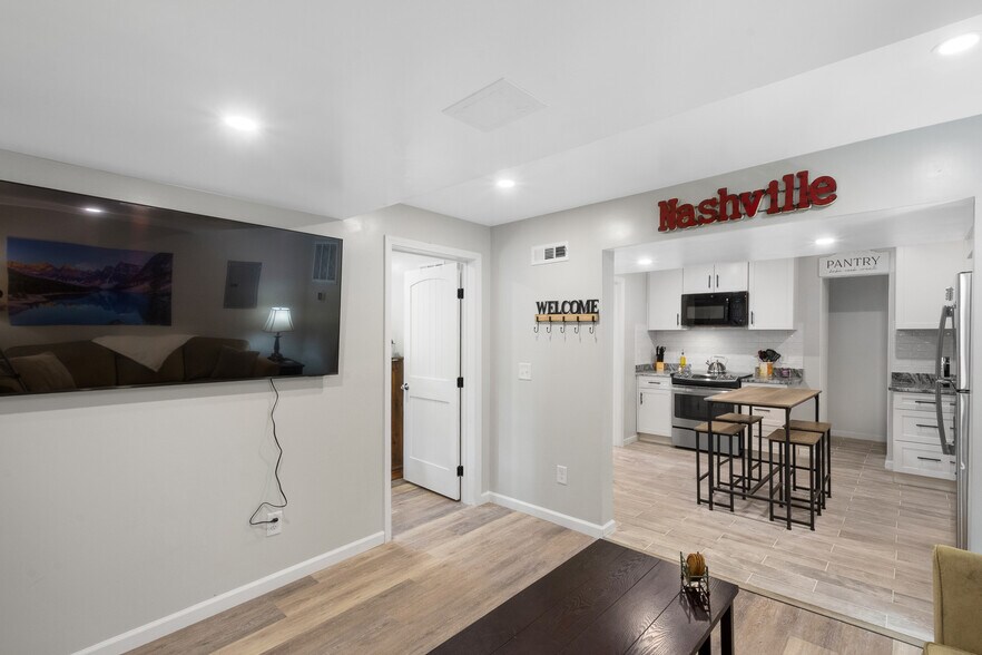 Building Photo - 3409 McGavock Pike