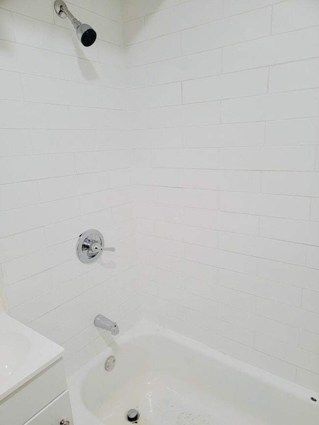 Building Photo - 21 Wayland St