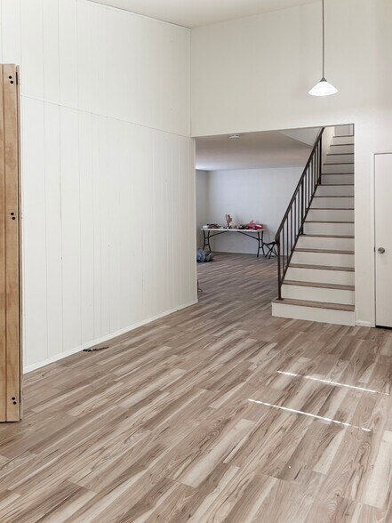 Building Photo - 4745 Karling Pl