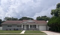 Building Photo - Southport Home