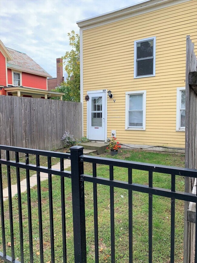 Primary Photo - 157 North St