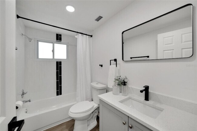 Building Photo - 11524 Newell Dr