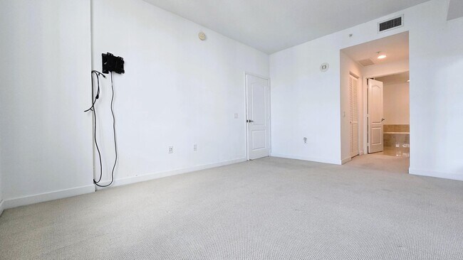 Building Photo - 410 Evernia St