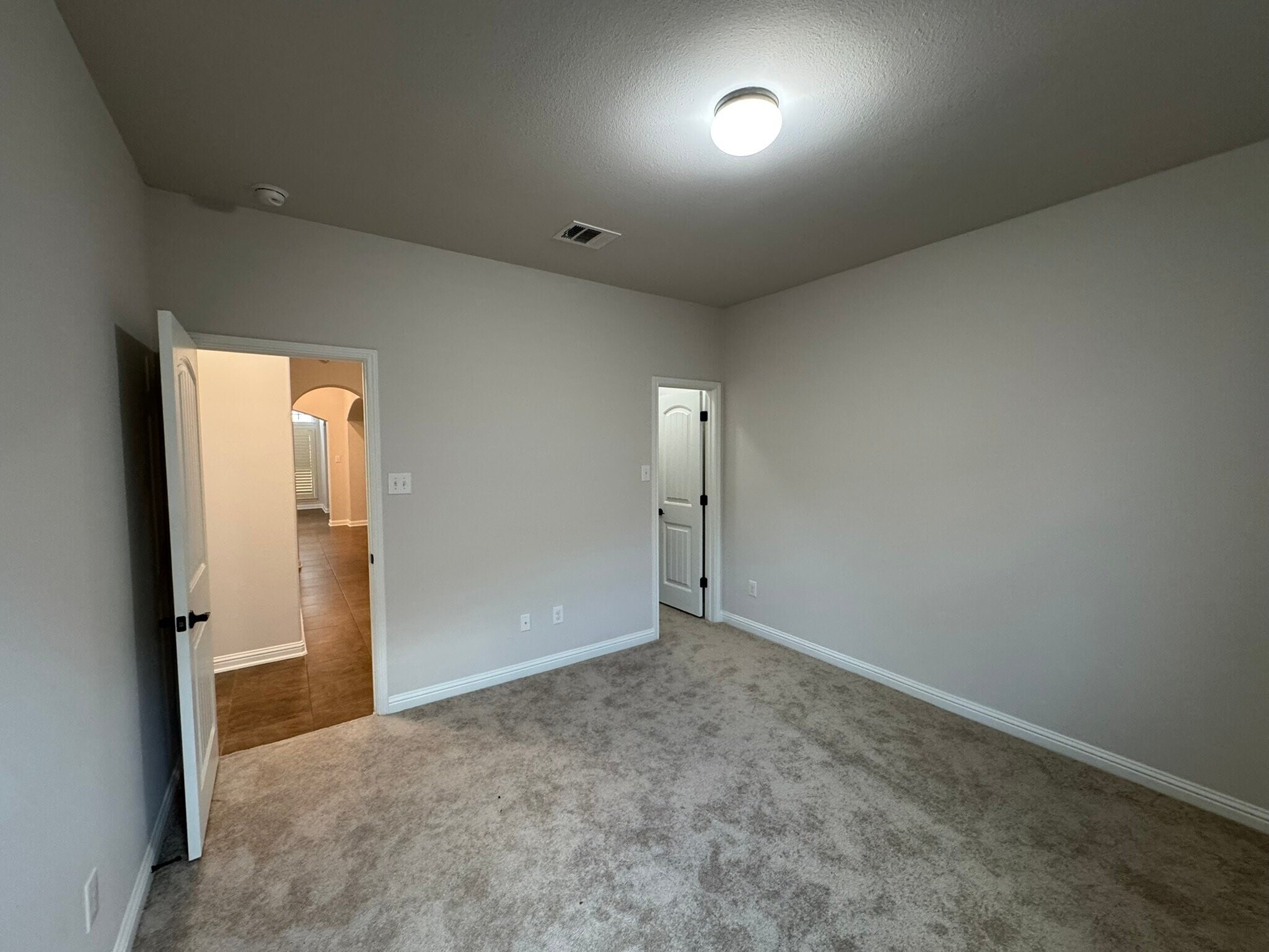 Building Photo - 630 Wild Rose Dr
