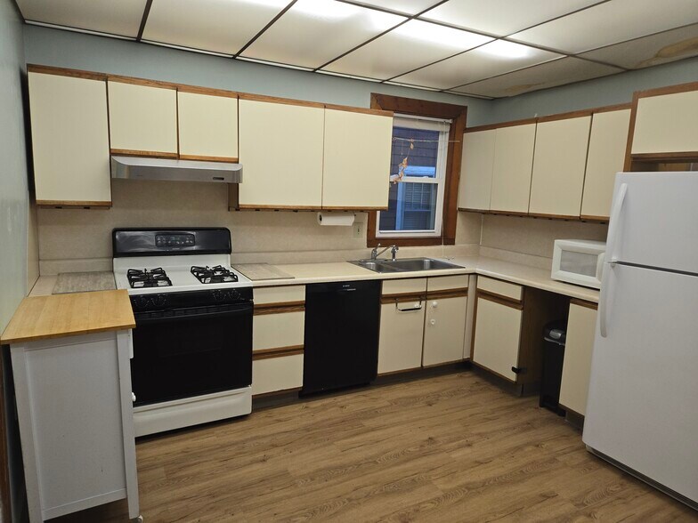 Kitchen - 80 Orchard St