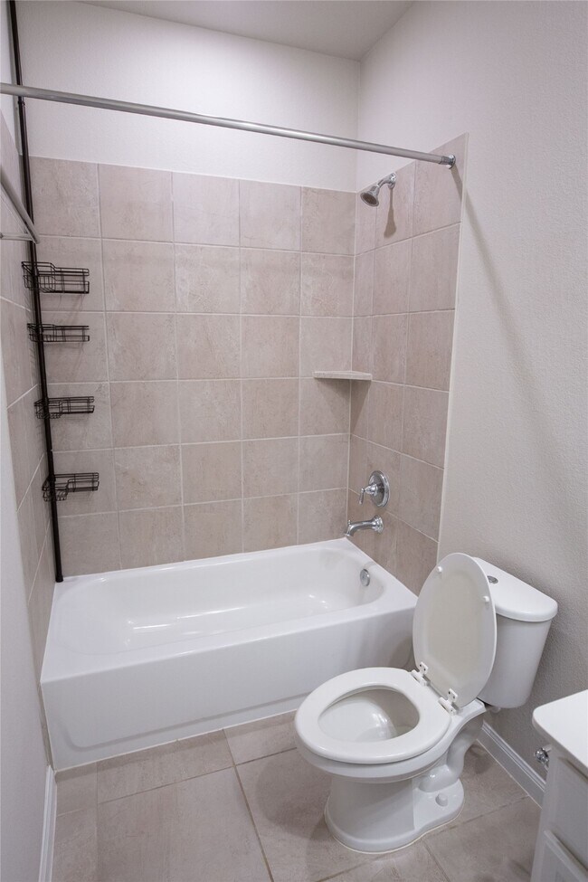 Building Photo - 2115 Bear Oak Ct