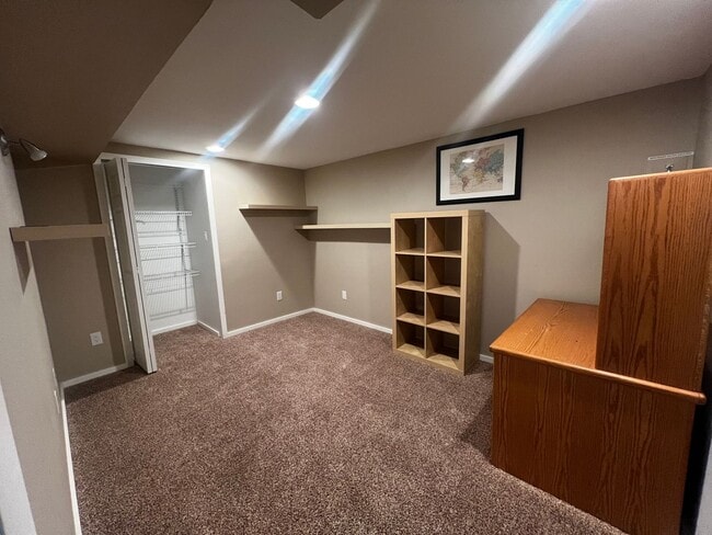 Building Photo - Show Stopper!