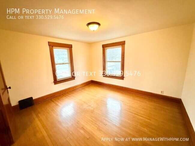 Building Photo - 1208 19th St NW