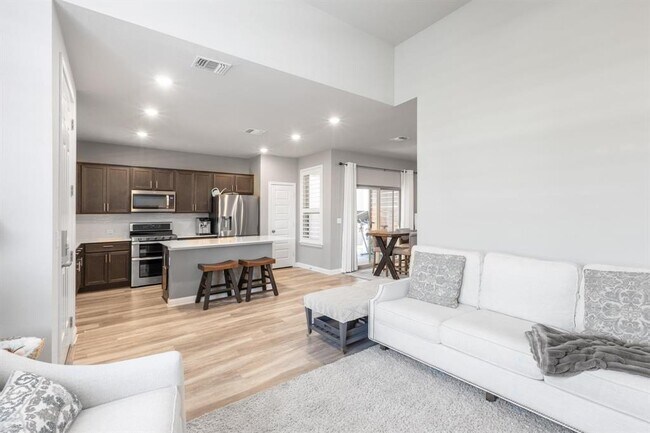Building Photo - 7801 Frida Bend