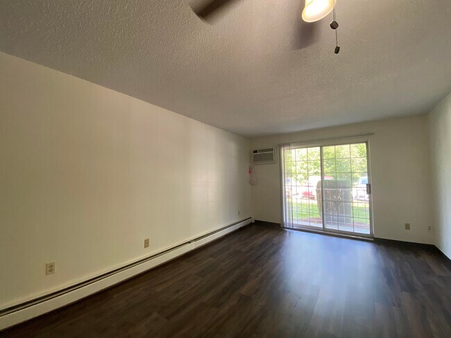 Building Photo - 377 Huse Rd