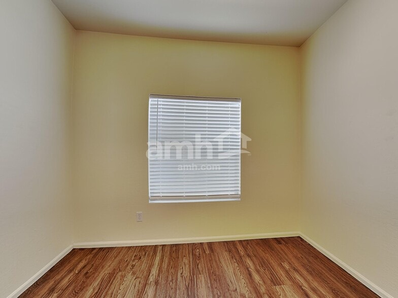 Building Photo - 2567 W Amber Sun Dr