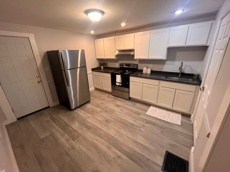 Kitchen - 36 Loker St