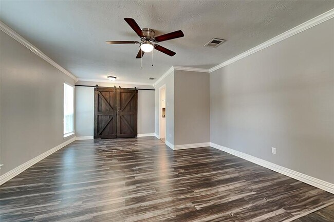 Building Photo - 27205 Kane Ln