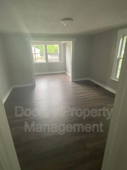 Building Photo - 2700 N Orchard Knob Ave