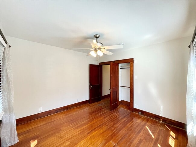 Building Photo - 405 E 28th St