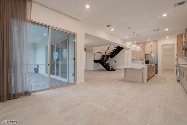 Building Photo - 230 Carmel Sky St