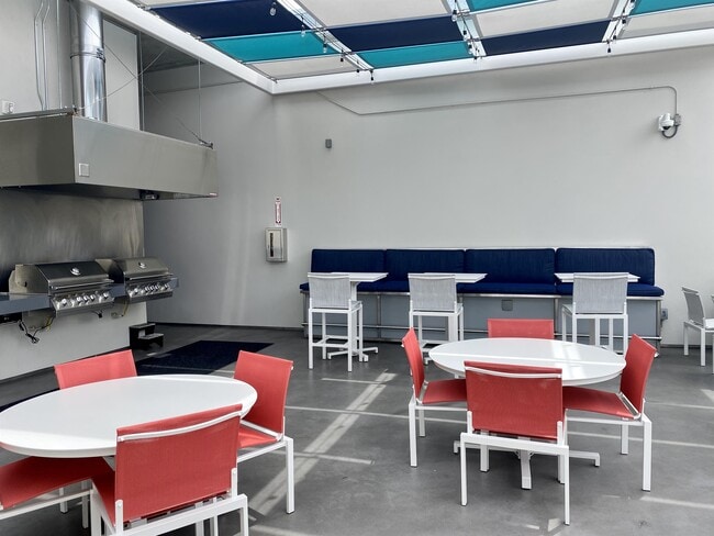 Building Photo - 1050 Island Ave