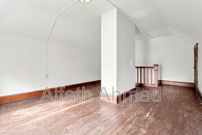 Building Photo - 294 Wyandotte Ave