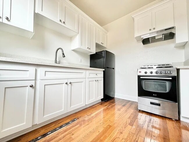 Building Photo - Kenmore Park Apartments